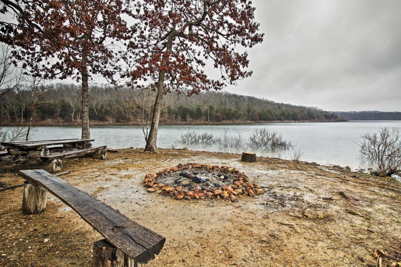 Rustic Stockton Lake Cabin Half Mile To Boat Ramp! Exterior photo